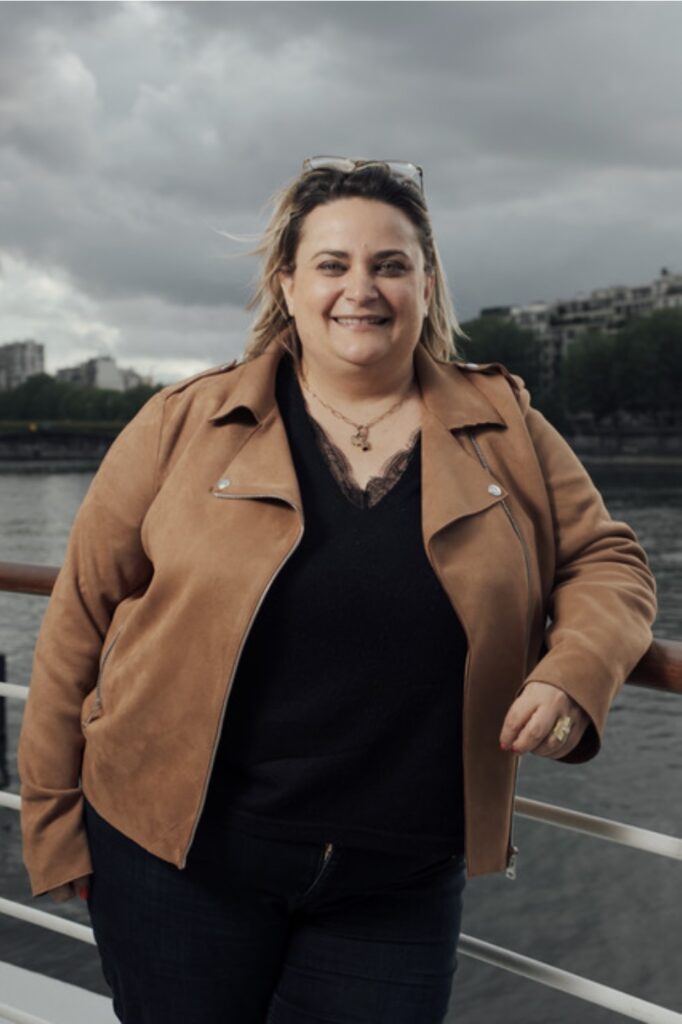 Caroline Chabaud, fondatrice de Mes Mains en Or, maison d'édition dédiée à la publication de livres adaptés et tactiles pour les enfants malvoyants, aveugles ou avec une déficience intellectuelle.