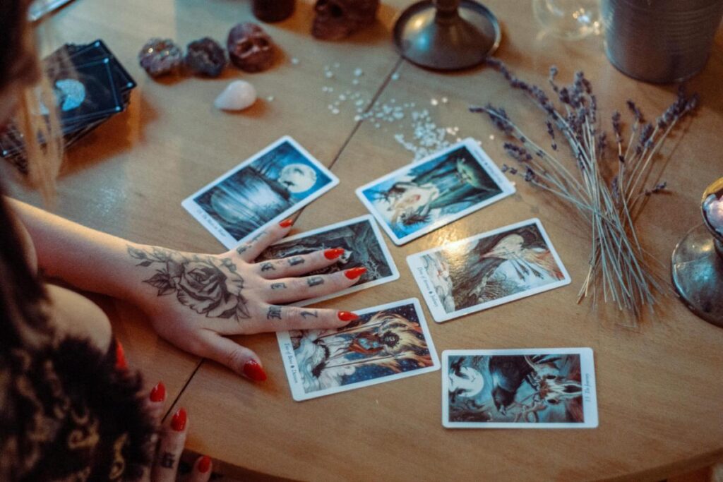 Le message des cartes est la partie la plus importante du livret d'un oracle. C'est celle que consultent en priorité les personnes qui achètent un oracle.